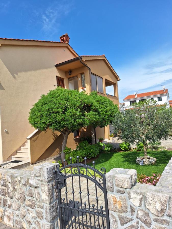 Apartmani Pina Крк Экстерьер фото