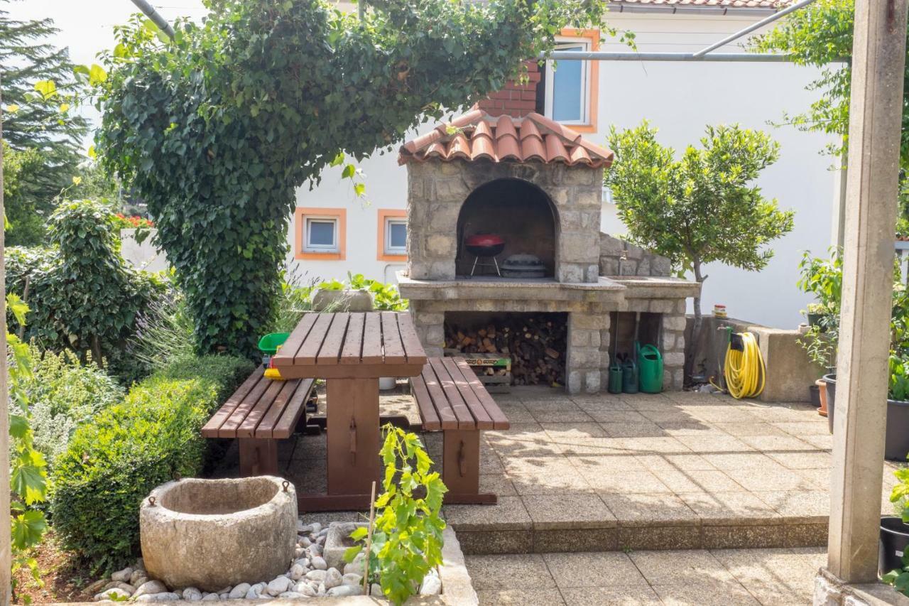 Apartmani Pina Крк Экстерьер фото